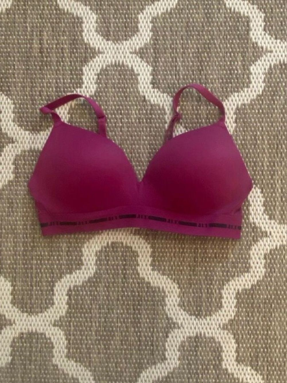Victoria’s Secret wear everywhere wireless push-up bra, size 38B